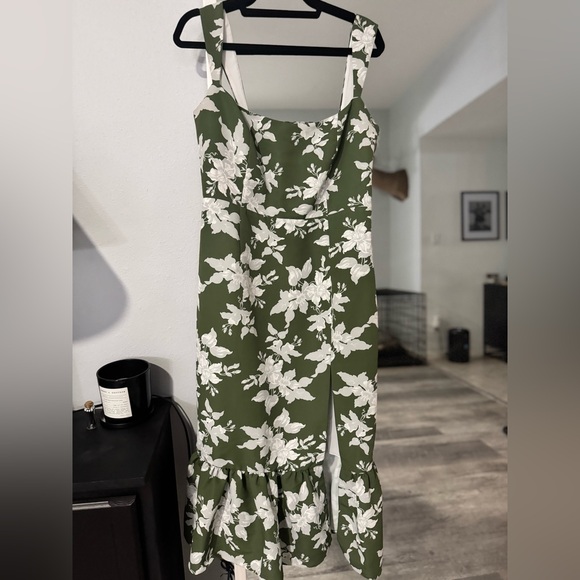 Sachin + Babi Laura Midi Dress in Dark Green - Picture 3 of 9